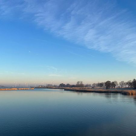 Hausboot Der Frieslaender Im Wangermeer شيلينغ المظهر الخارجي الصورة